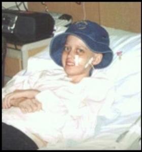 Young cancer patient received Britney Spears hat